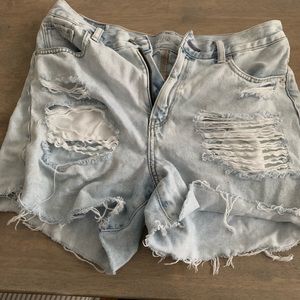 American Eagle ‘Mom Shorts’